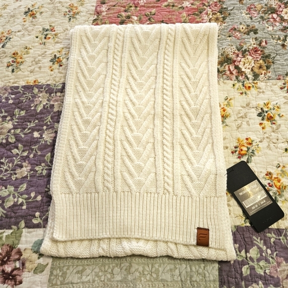 Fabletics Ivory Cable-Knit Scarf, Soft, One Size, Fisherman - Picture 1 of 7